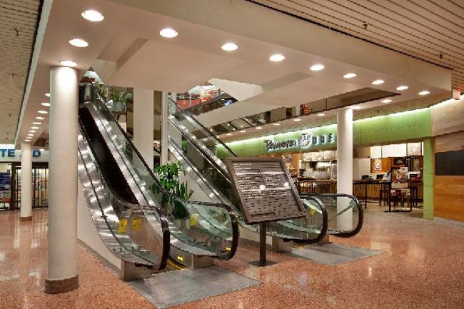 Interior retail photo